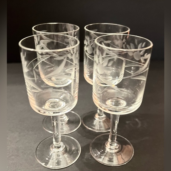 Set of 4 vintage etched crystal aperitif delicate glasses with floral de… - Picture 3 of 7